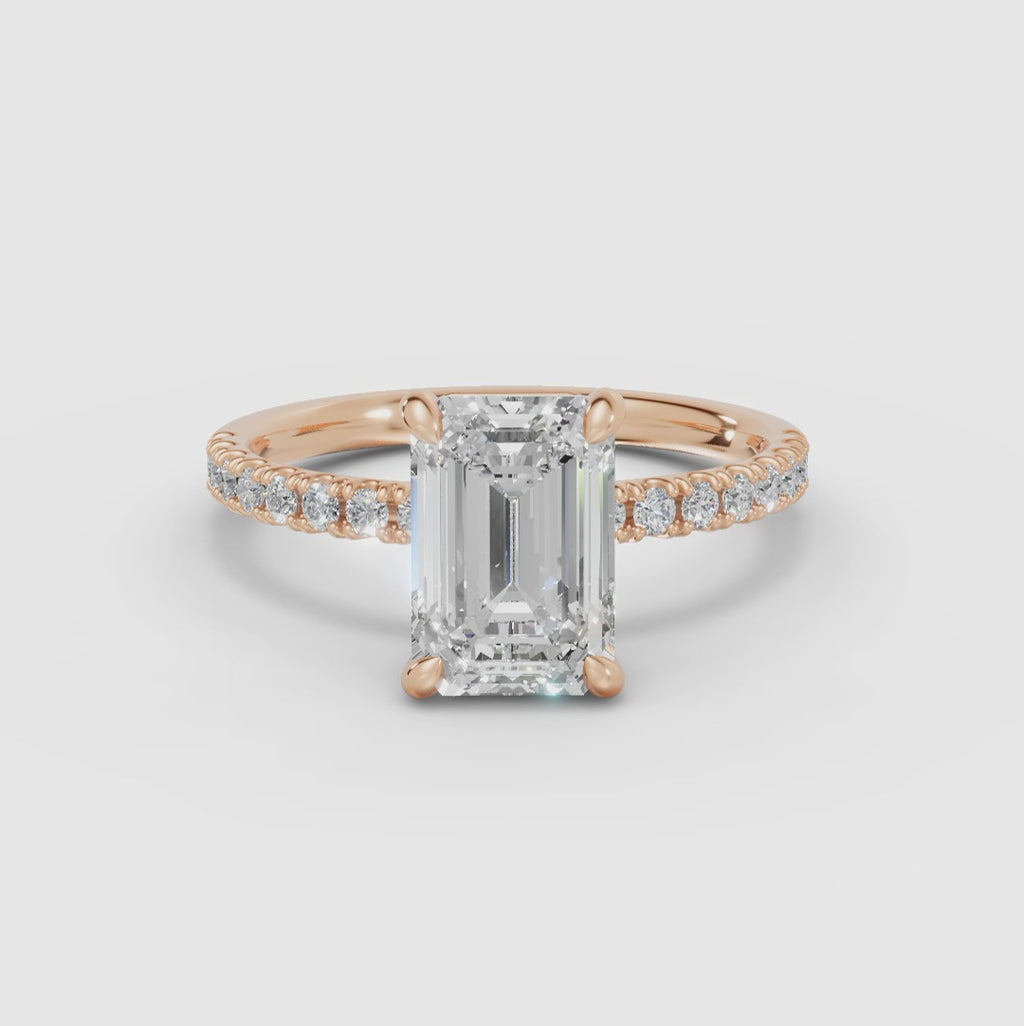 Anillo solitario corte esmeralda medio pavé | AURORA