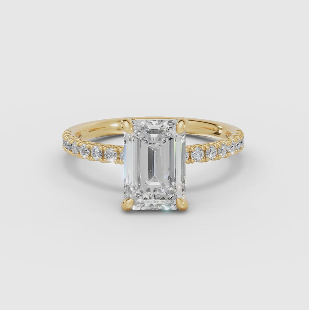 Anillo solitario corte esmeralda medio pavé | AURORA