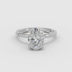 Vídeo 360° del anillo de compromiso THEIA solitario halo escondido oval en oro blanco