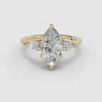 Vídeo 360° del anillo de compromiso ELARA trilogía marquesa en oro amarillo
