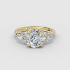 Vídeo 360° del anillo de compromiso VESTA brillante clúster en oro amarillo