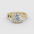 Vídeo 360° del anillo de compromiso HERA solitario brillante biselado en oro amarillo
