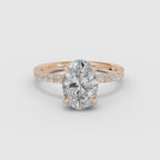 Anillo de compromiso AURORA oval solitario medio pavé en oro rosa - vídeo