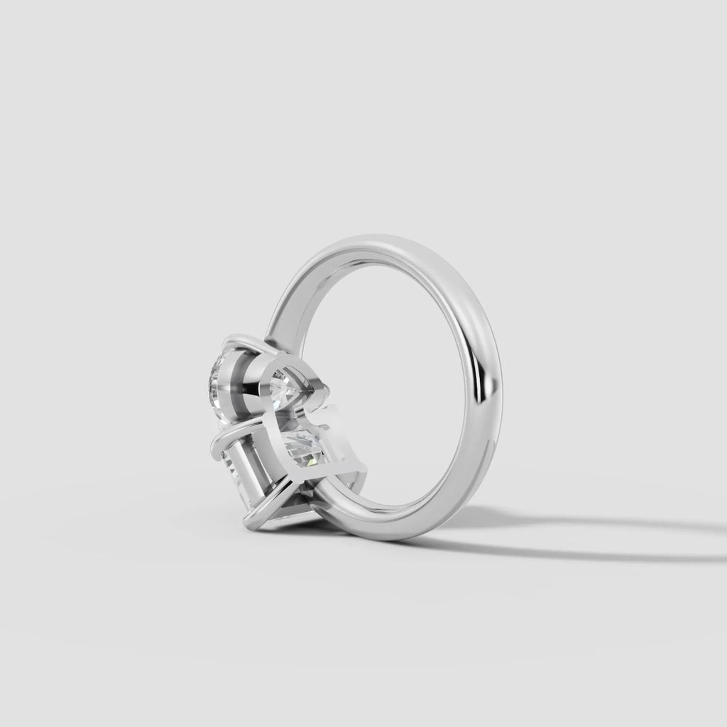 ROMEO&JULIET | Anillo moi et toi pera y esmeralda en oro platino moissanita diamante Oro blanco 14k - Anillo de compromiso personalizado BRAVORA Jewelry