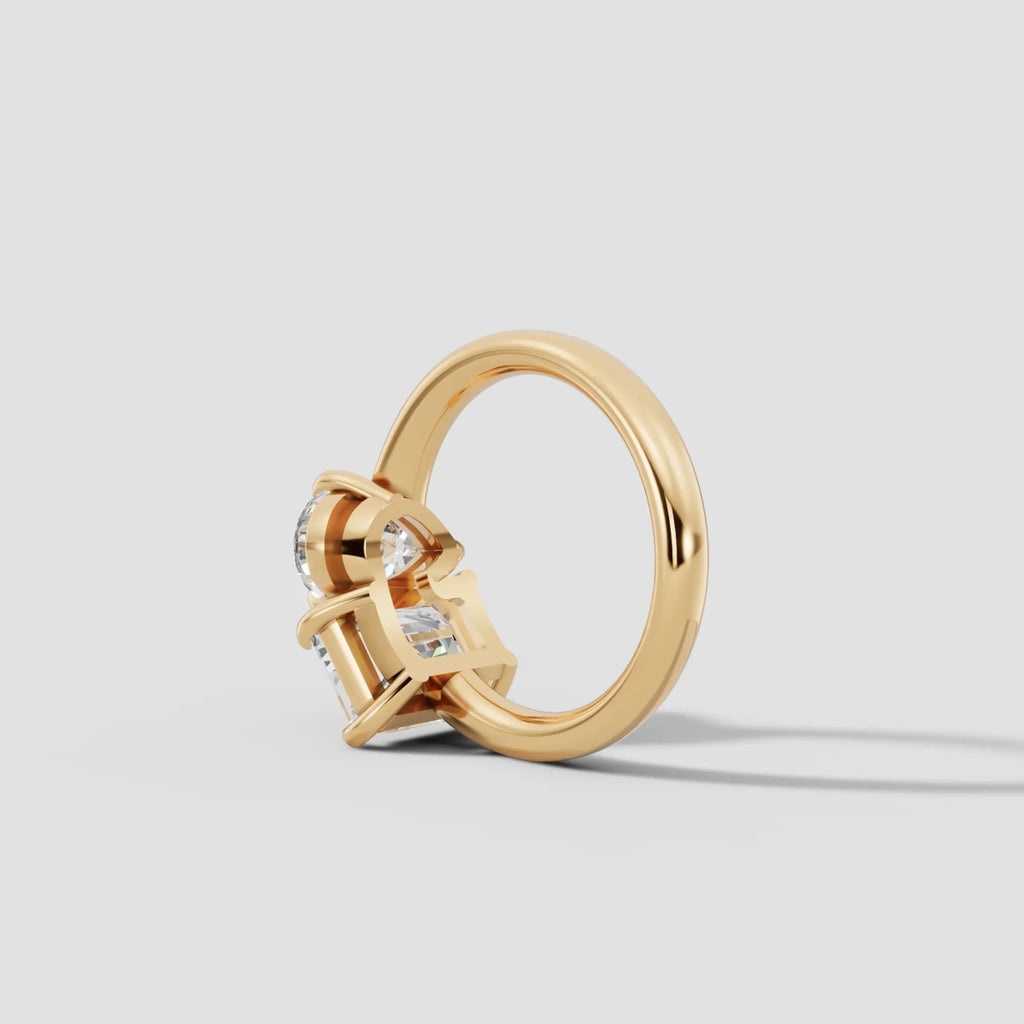 ROMEO&JULIET | Anillo moi et toi pera y esmeralda en oro platino moissanita diamante Oro amarillo 14k - Anillo de compromiso personalizado BRAVORA Jewelry